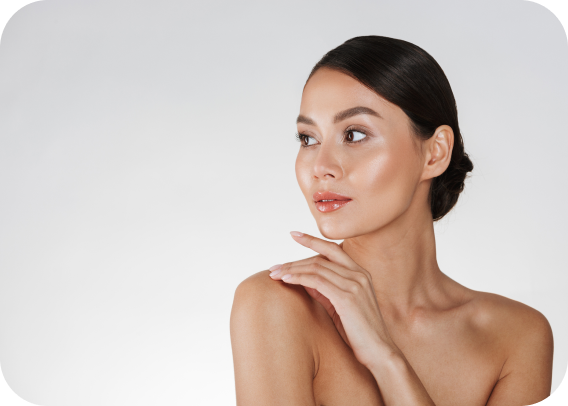 Picture of a women with glowing skin after getting a Carboxy Therapy